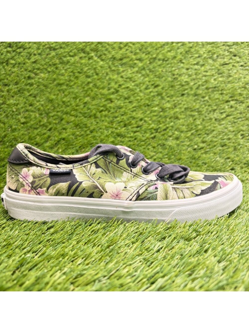 Vans Atwood Ultracrush Tropical Floral Womens Size 8 Athletic Shoes Sneakers